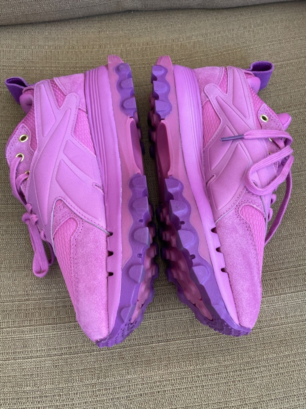 Reebok x Cardi B Classic Leather V2 sneakers purple lilac Ultraberry size   7 - Picture 5 of 9